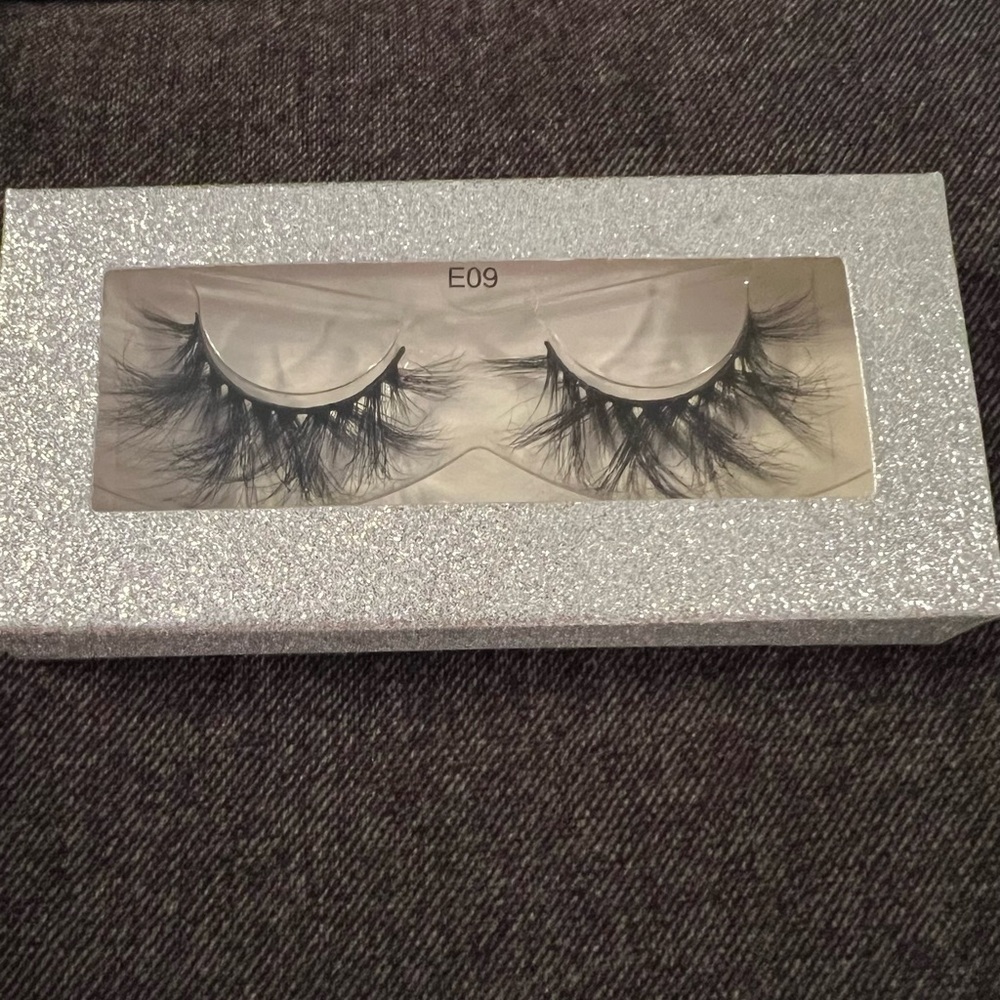 3D Mink Long 25mm Black Wispy Lashes Set of 5